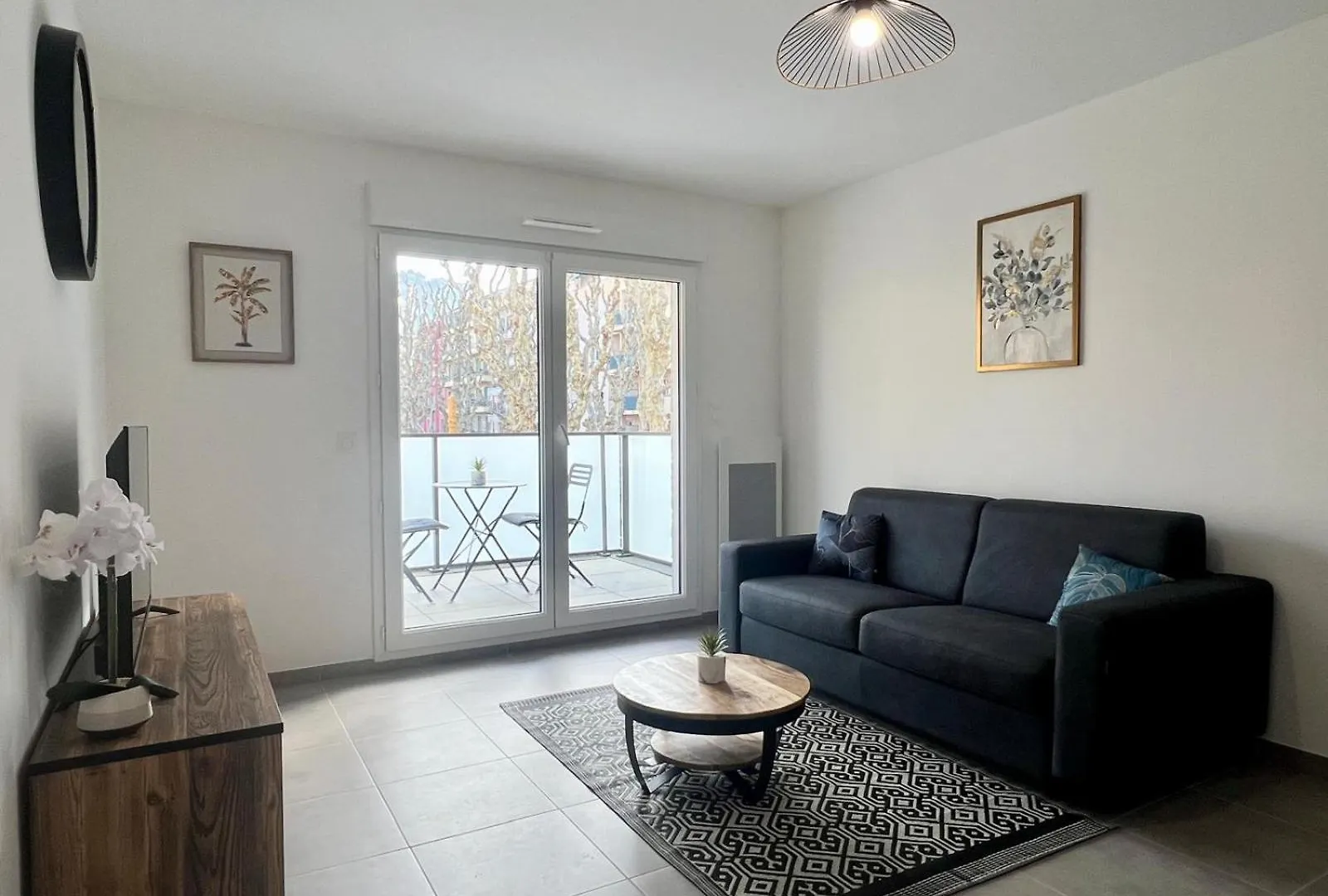 kontakty Brand New Flat With Terrace And Parc View
